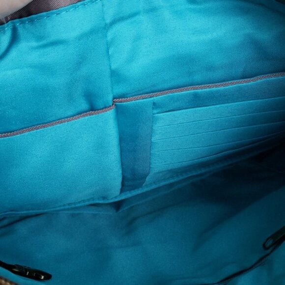 Travelon Anti-Theft Quilted Crossbody Bag - Picture 10 of 10